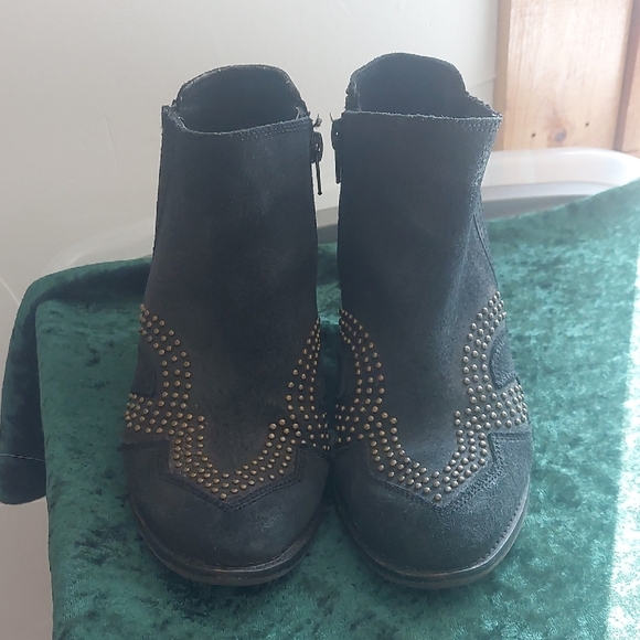 Lucky Brand Black Ankle Booties with Studded Design - Picture 1 of 6